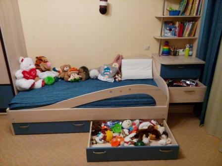 Фото мебели детской комнаты: BLUM HK-XS обеспечивает легкое открывание и плавное закрывание двери