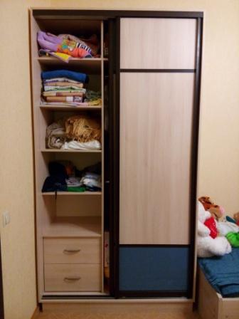 Фото мебели детской комнаты: кровать с выдвижным ящиком механизм выдвижения BLUM